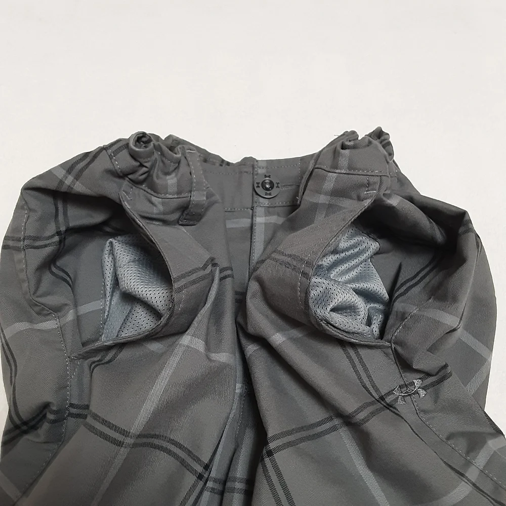 Under Armour Casual Shorts Boys Large